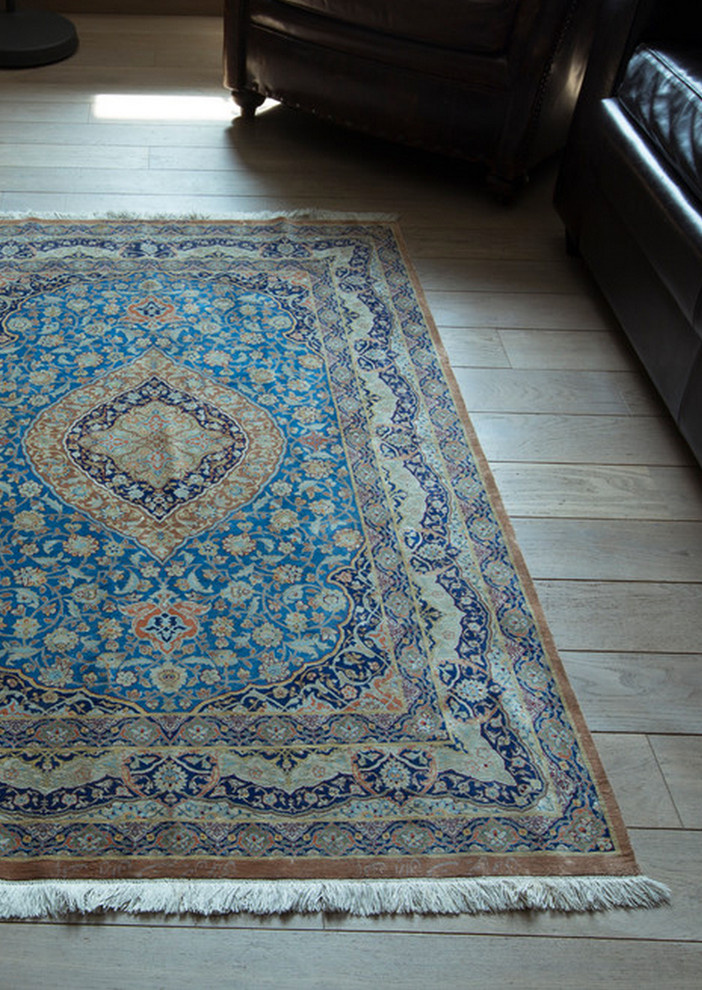 В гостях: Дача в семейной библиотеке для большой семьи