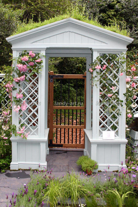 Перголы в частных садах.