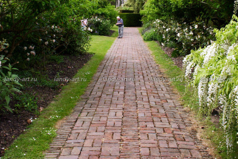 Мощение клинкерным кирпичом.