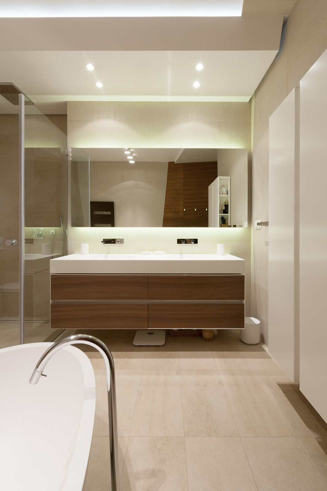 Houzz тур: Лаконичный интерьер с галькой и дизайнерской мебелью