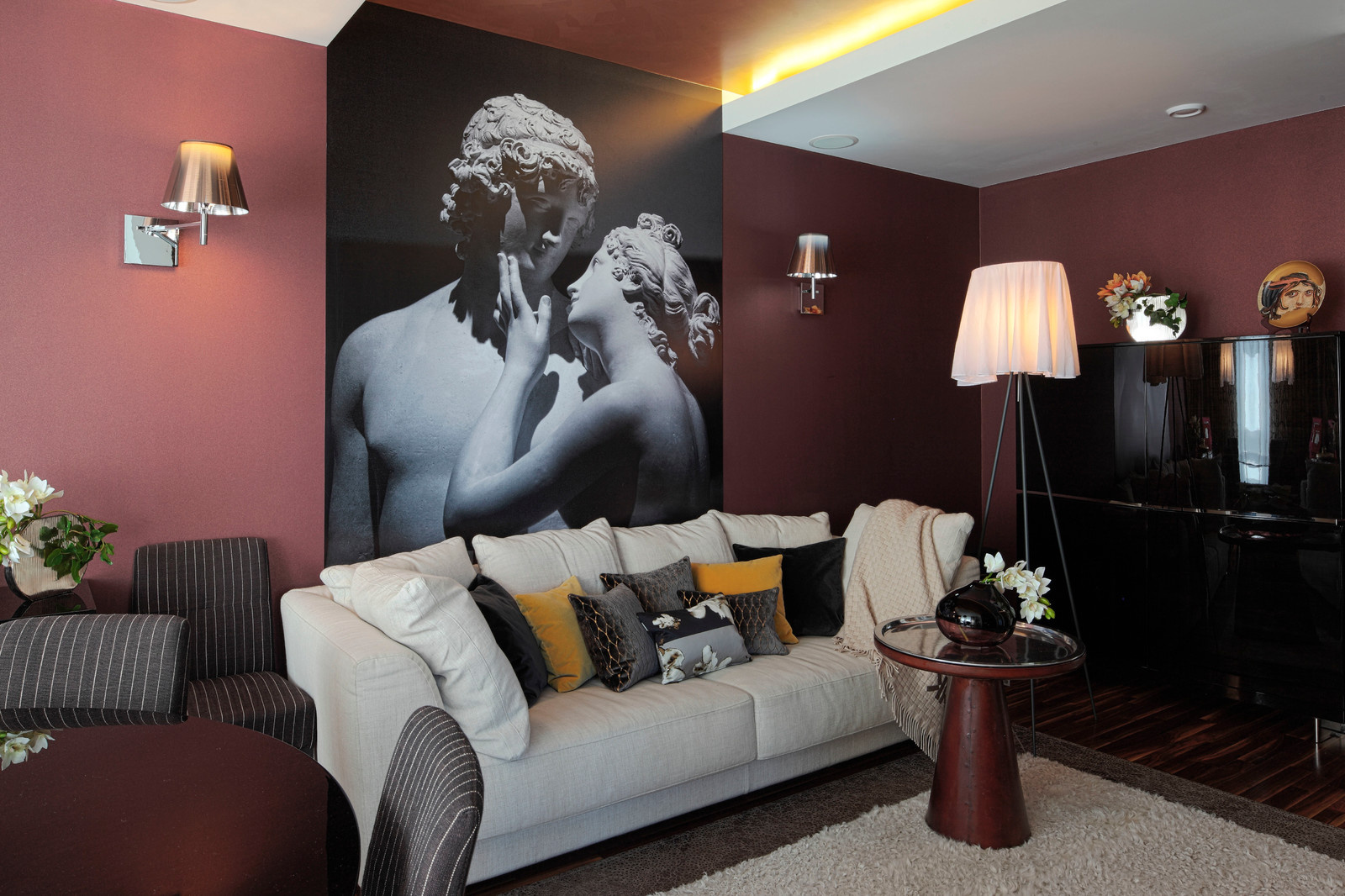 Houzz тур: Квартира с мозаичными панно и яркими деталями