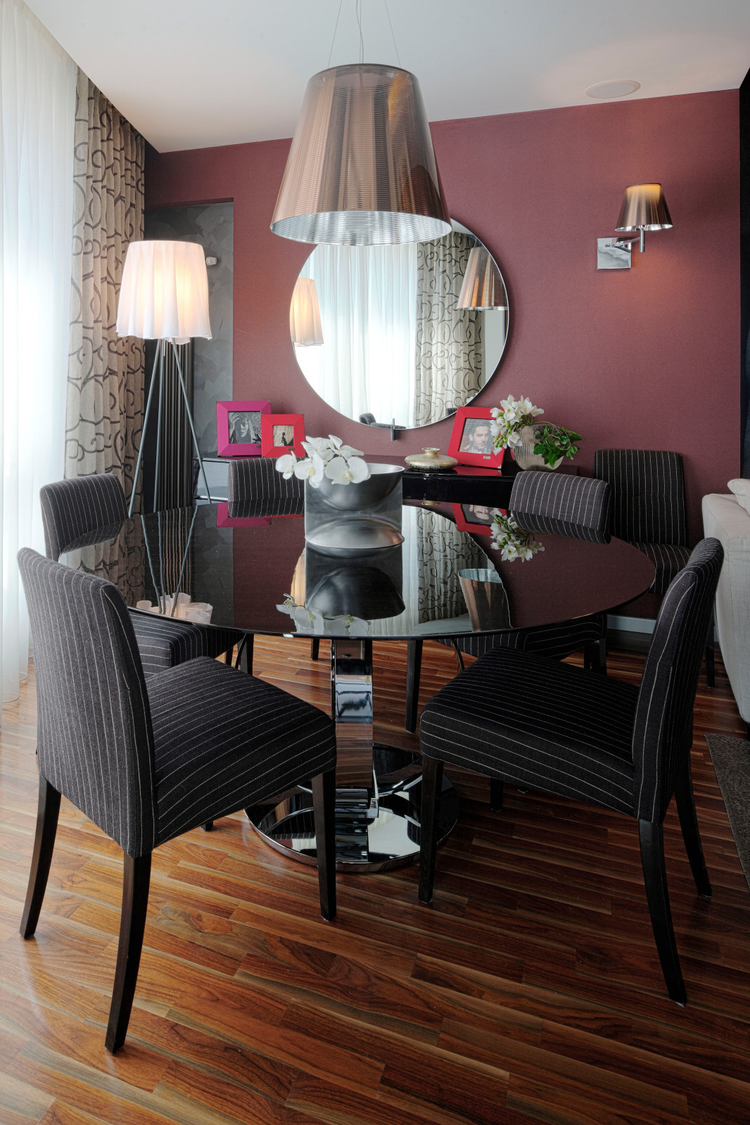 Houzz тур: Квартира с мозаичными панно и яркими деталями