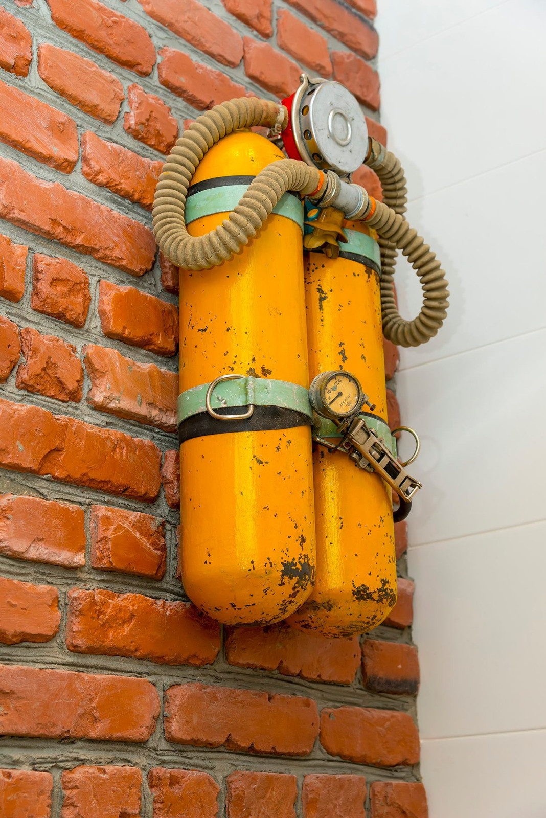 Houzz тур: Лофт в Тюмени с «музыкальными» перилами