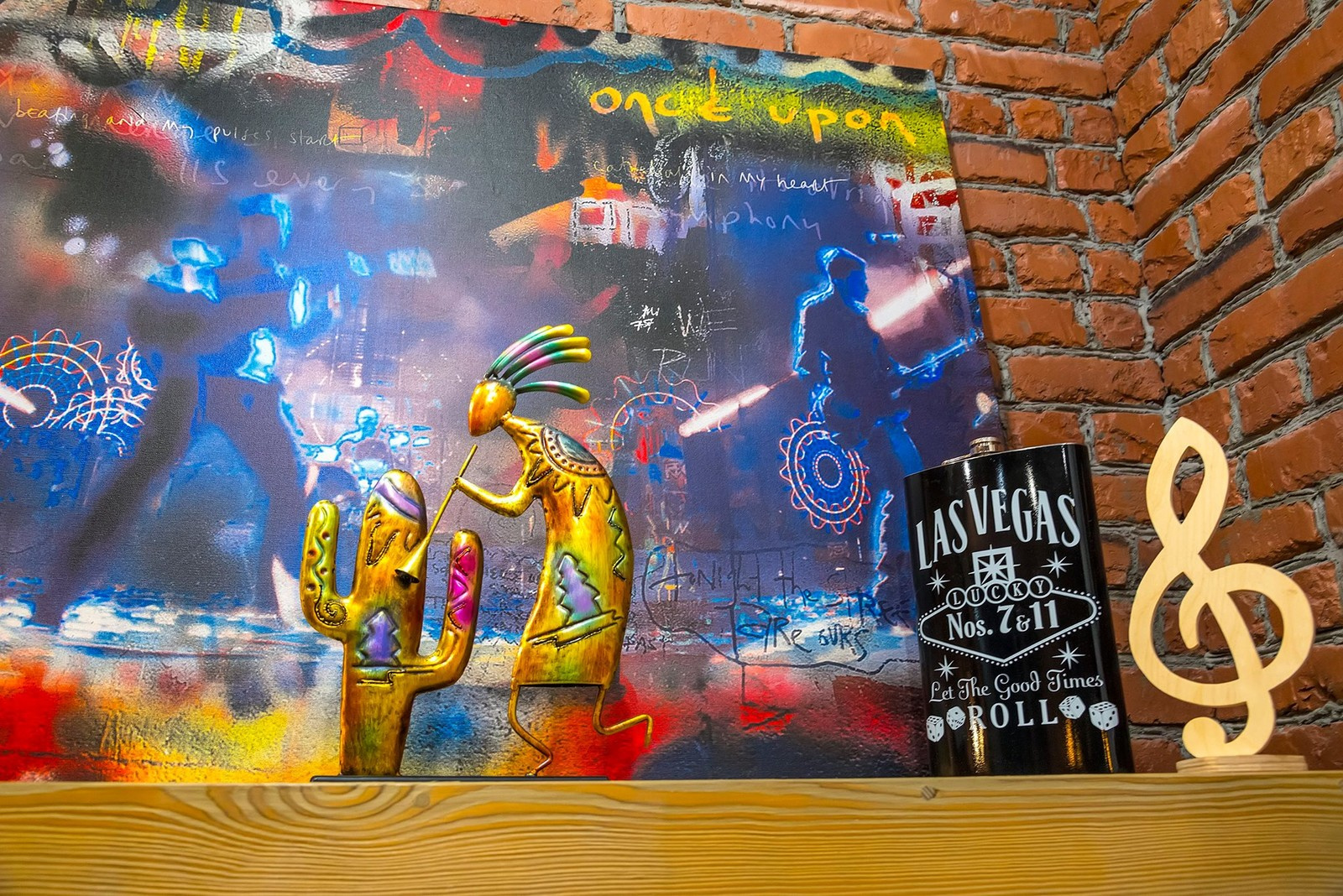 Houzz тур: Лофт в Тюмени с «музыкальными» перилами