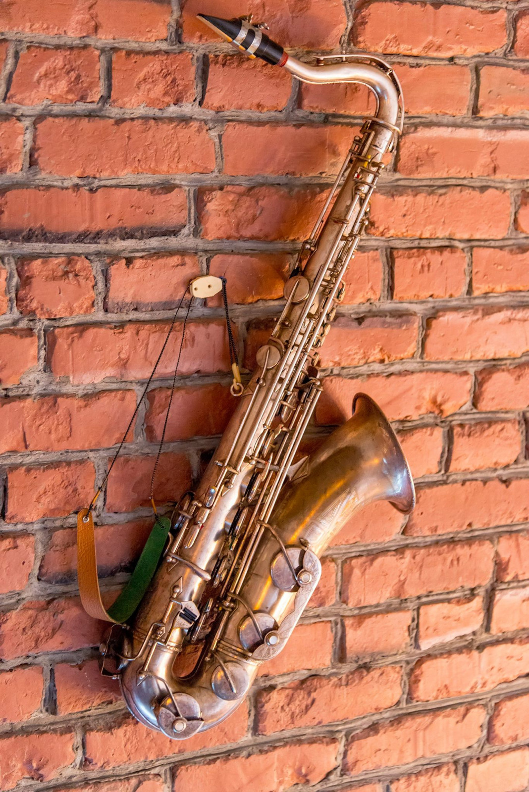 Houzz тур: Лофт в Тюмени с «музыкальными» перилами