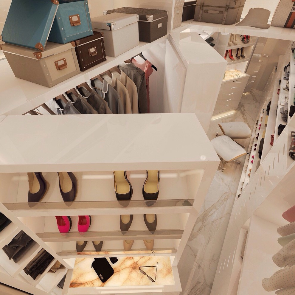 Walk-in closet