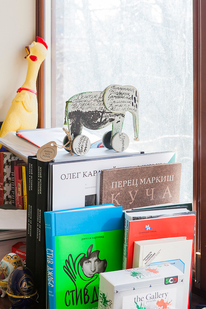 В гостях: Антон Носик и его квартира-ячейка в доме Наркомфина