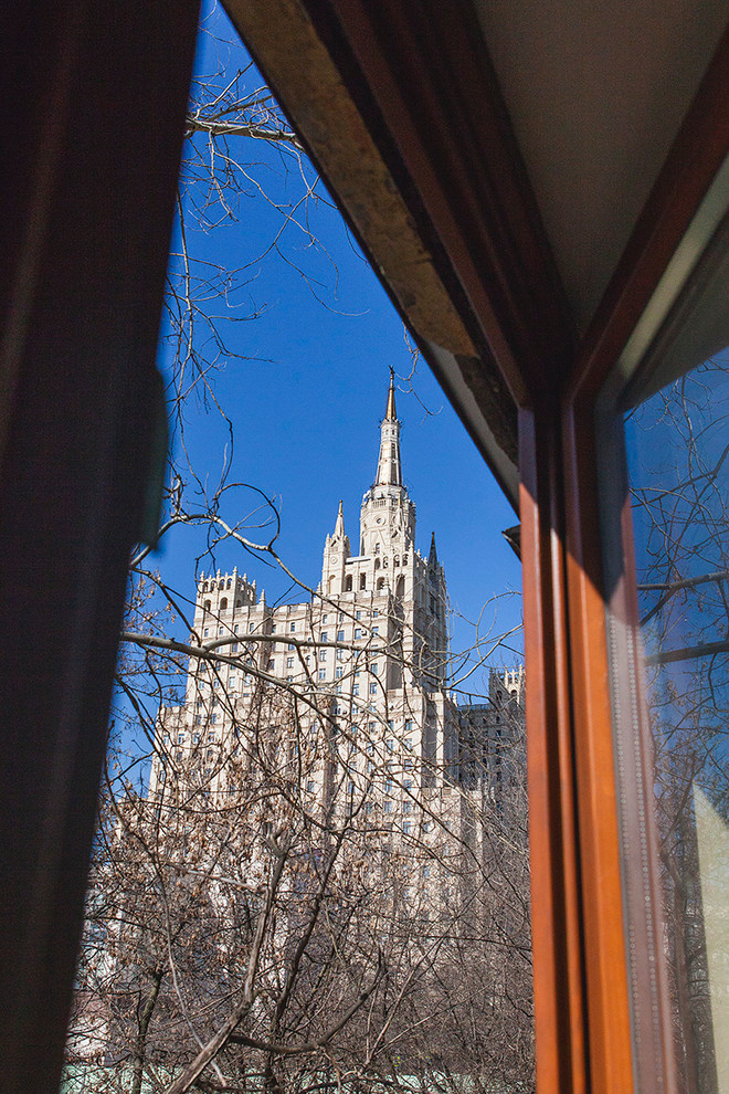 В гостях: Антон Носик и его квартира-ячейка в доме Наркомфина