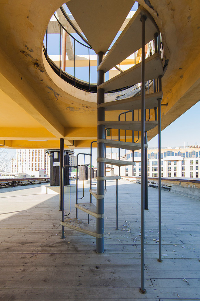 В гостях: Антон Носик и его квартира-ячейка в доме Наркомфина