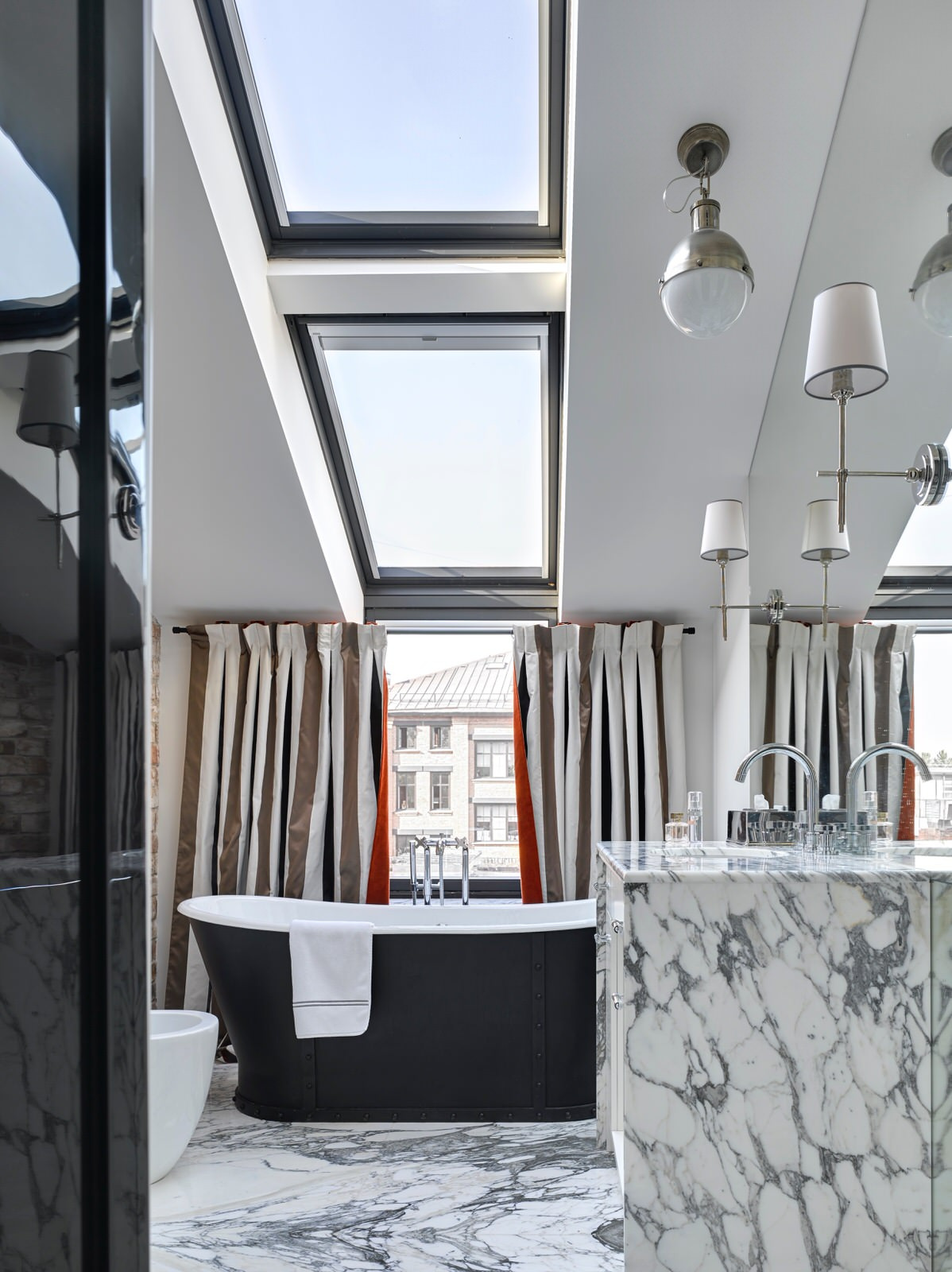 Фоновое изображение профиля Мария Адрианова