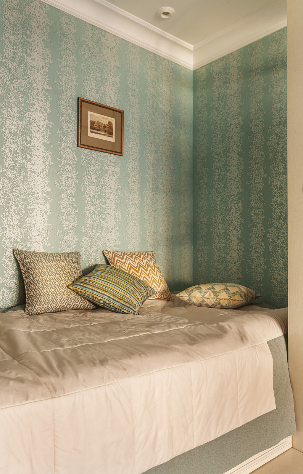 Calm,Cute and Colorful.
