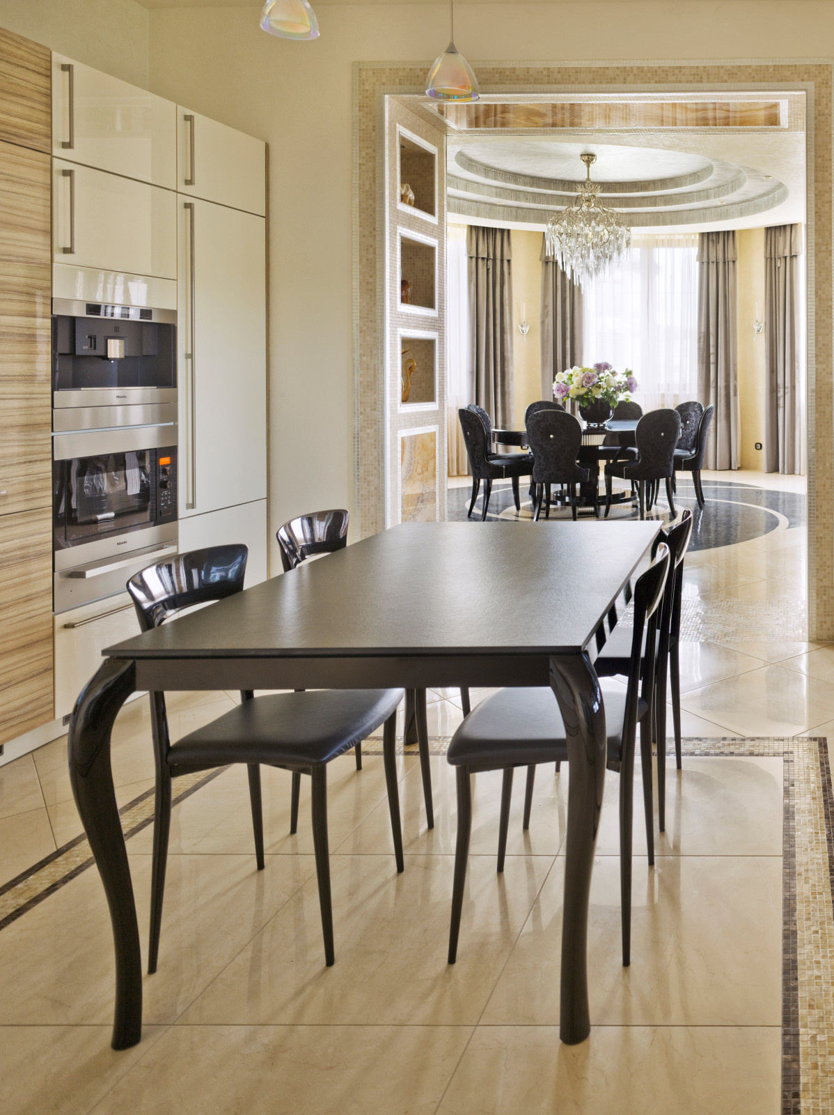 the mansion is 600m2