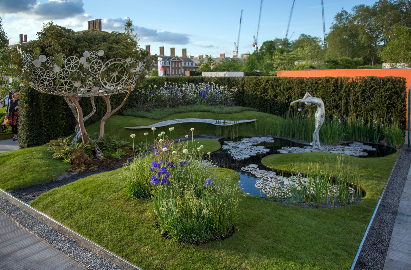 Выставка в Челси: Река времени в саду из России