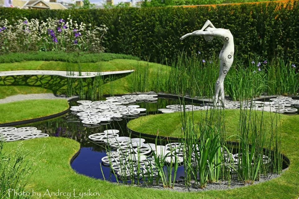 Выставка в Челси: Река времени в саду из России