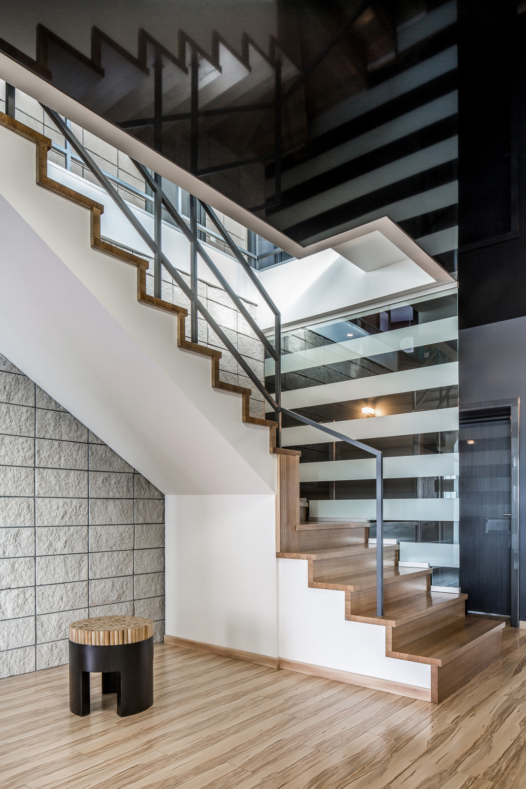 Дизайн-дебаты: Синтетические материалы в отделке — это нормально?