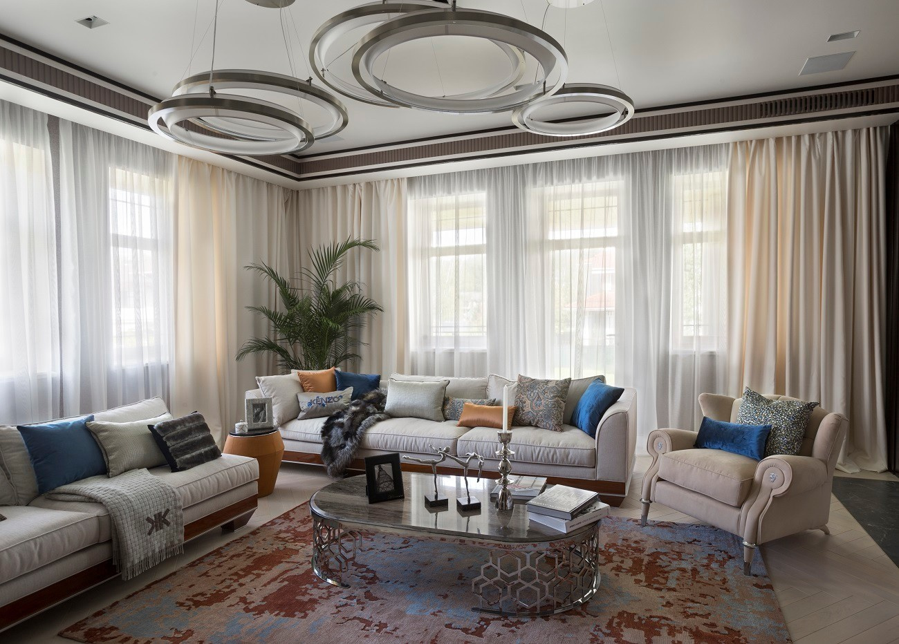 Houzz тур: Интерьер загородного дома с элементами ар деко