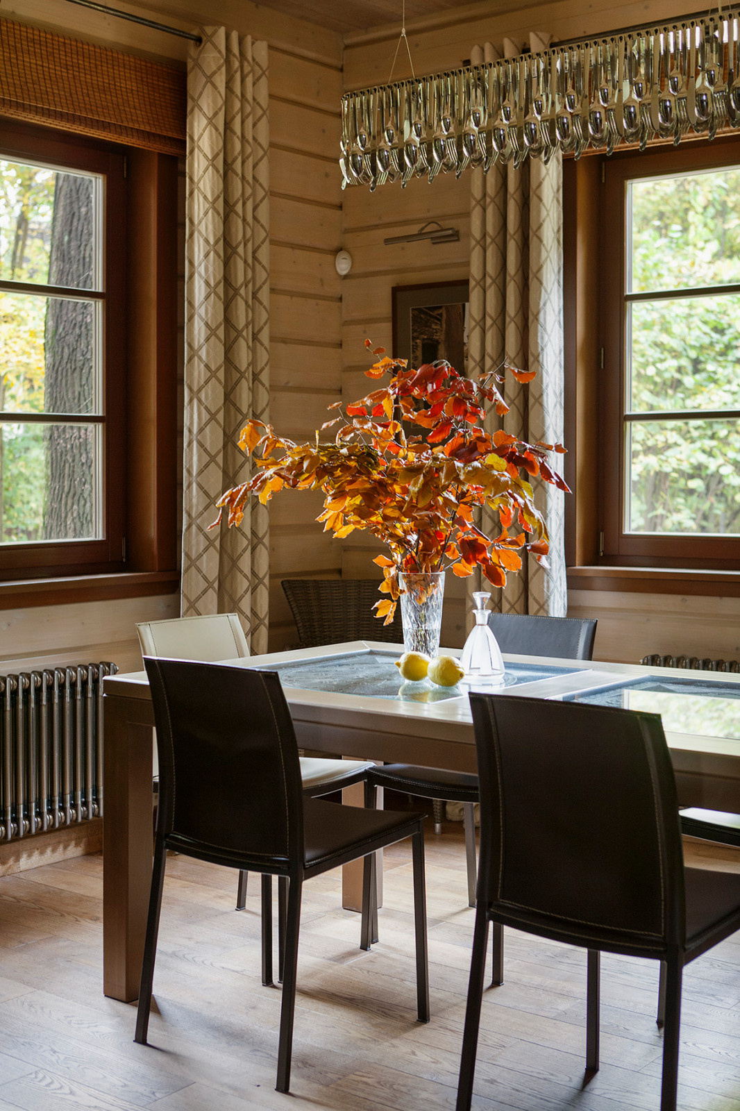 В гостях: Подмосковное шале на участке с историей