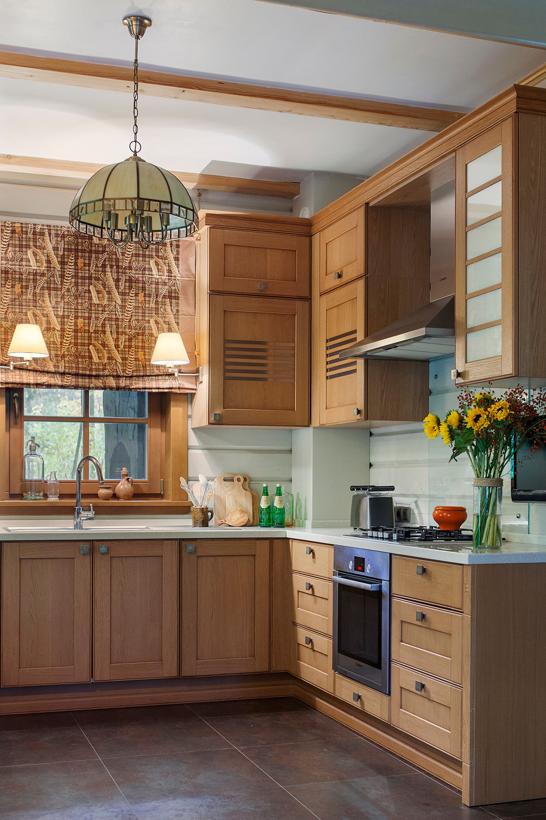 В гостях: Подмосковное шале на участке с историей