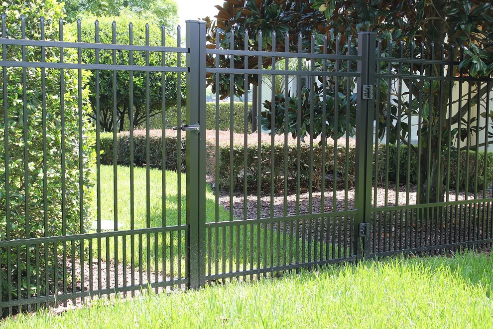 Aurora-Aluminum-Fence-with-Puppy-Picket.jpg (1296×864)