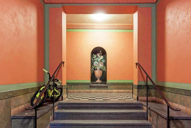 Фотоохота: 50 шведских подъездов — снаружи и изнутри