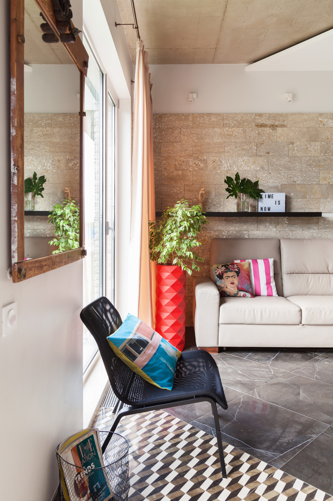 Houzz тур: Яркий таунхаус, который ломает стереотипы