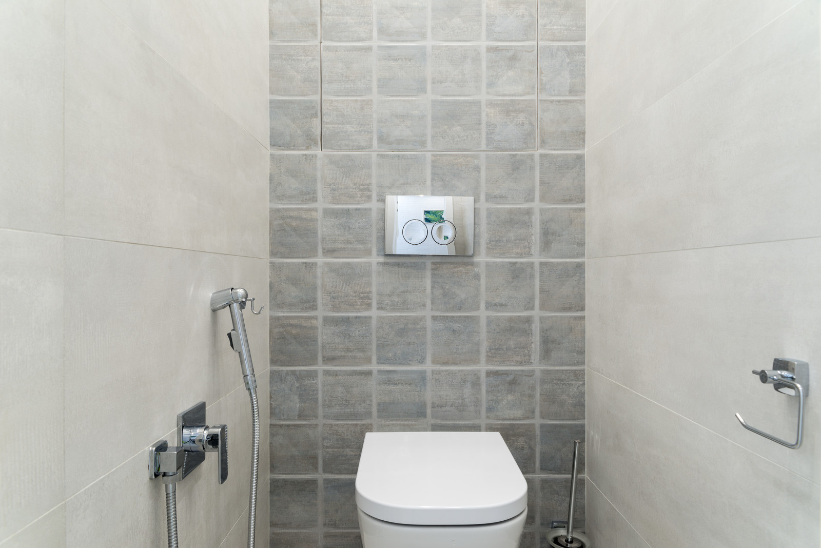 Есть задача: Дизайн раздельного санузла в панельном доме