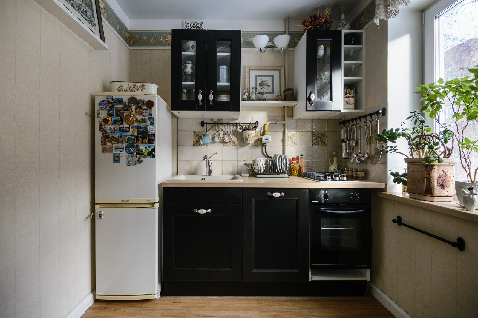 Сапожник с сапогами