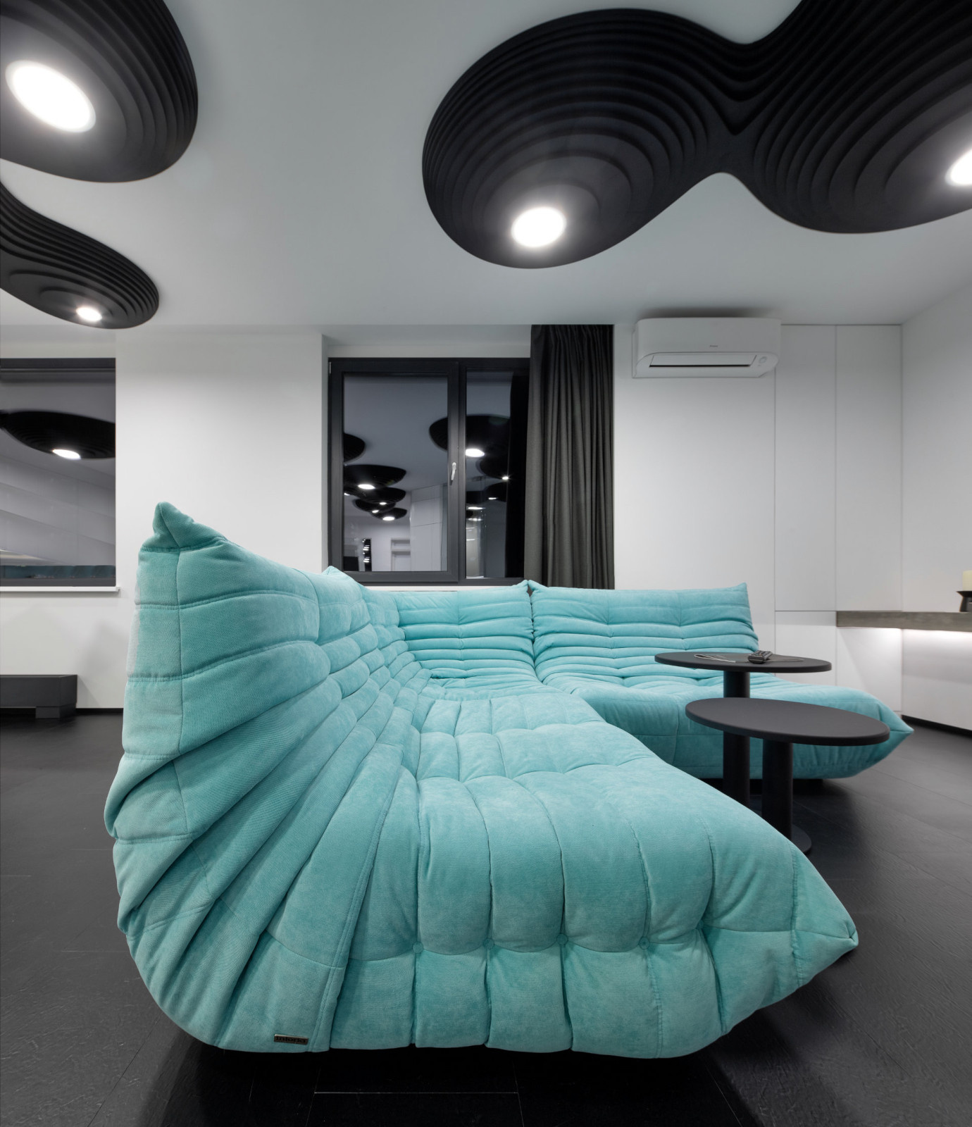 Houzz Украина: Квартира, которая напоминает космическую станцию