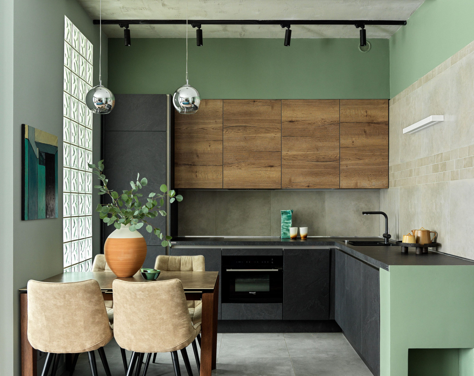 Кухня. Стеклоблоки, Vitrablok; зеленая краска для стен, Farrow &amp; Ball; на по