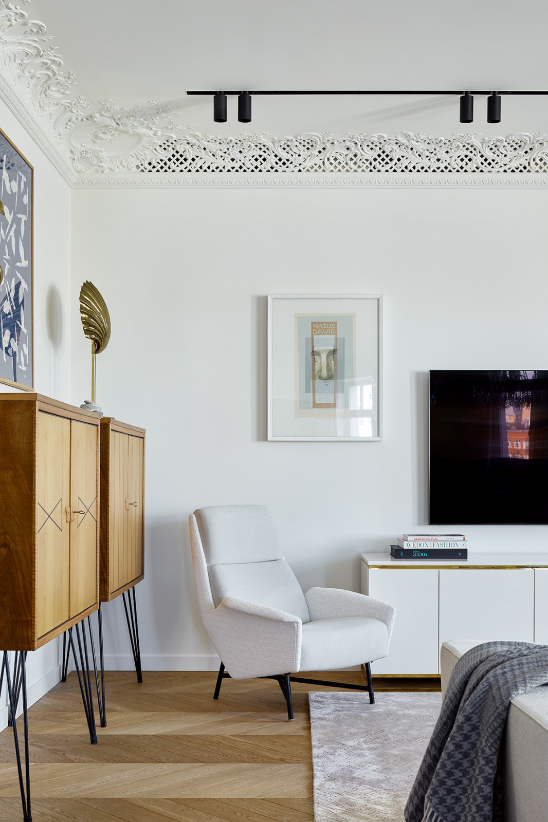 Houzz-тур: Белая квартира на Цветном