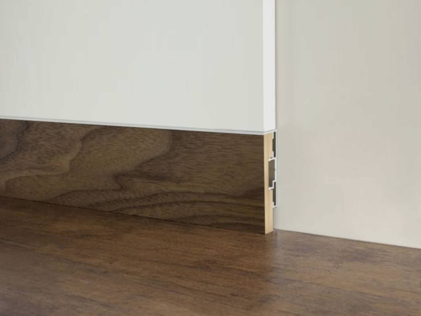 Зачем вам: Укладывать пол без плинтуса