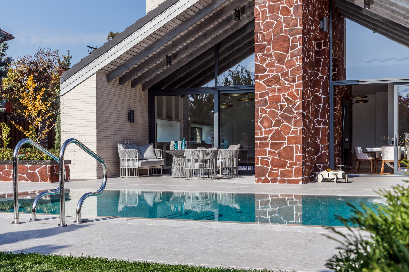 Houzz-тур: Дом-корабль, исчезающий на фоне неба