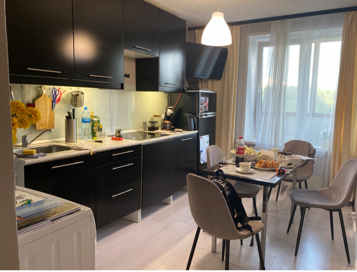 До и после: Кухня со спящей японкой