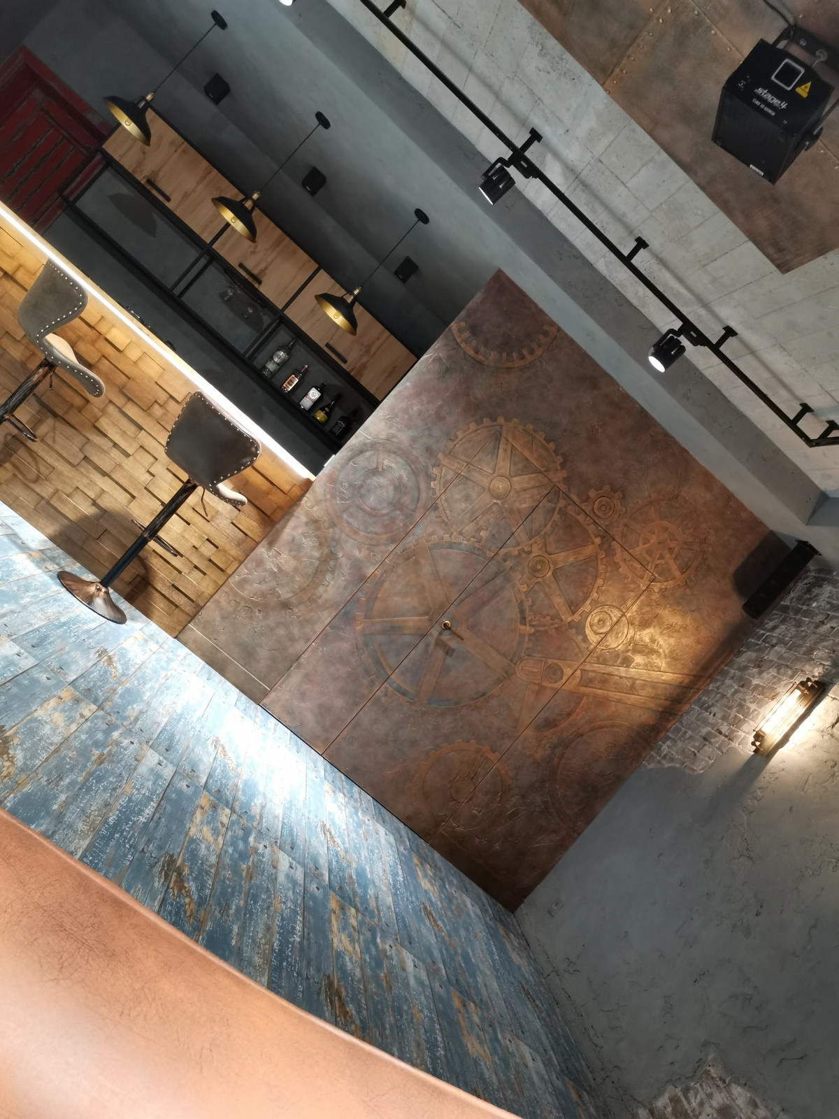 БИЛЛИАРДНАЯ В СТИЛЕ LOFT.