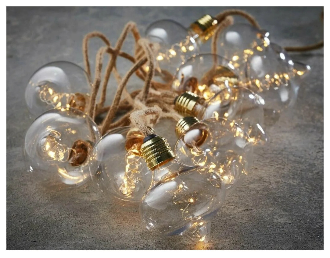 Так можно: Замените лампочку на новогоднюю