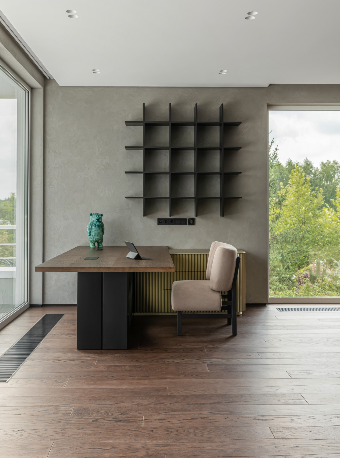 VYSHYTO HOUSE INTERIOR PART GREY