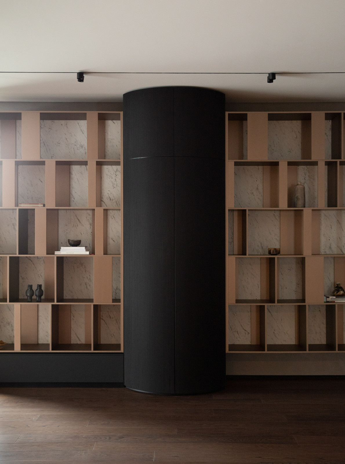 VYSHYTO HOUSE INTERIOR PART GREY