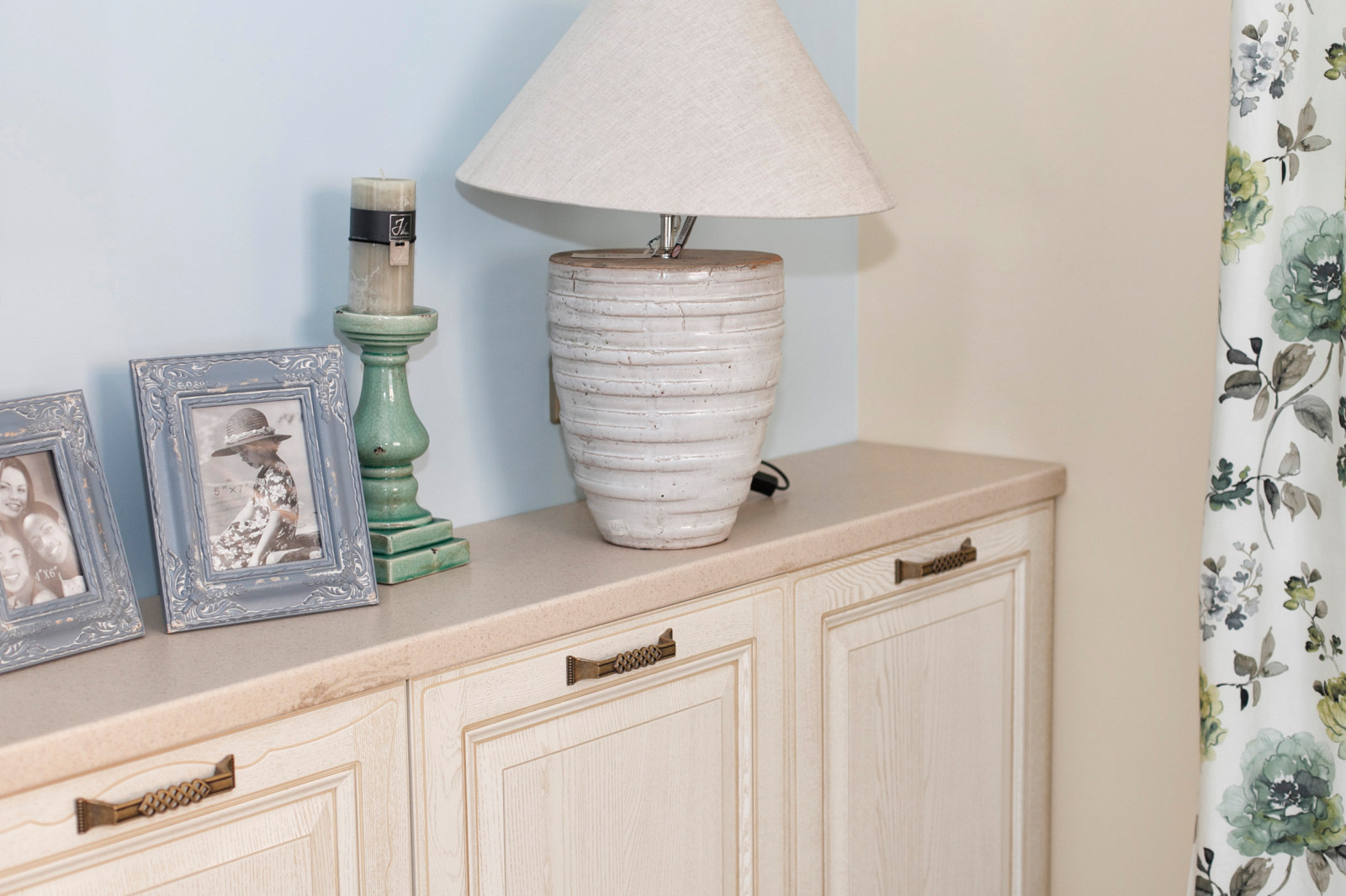 Теплый дом в холодных оттенках