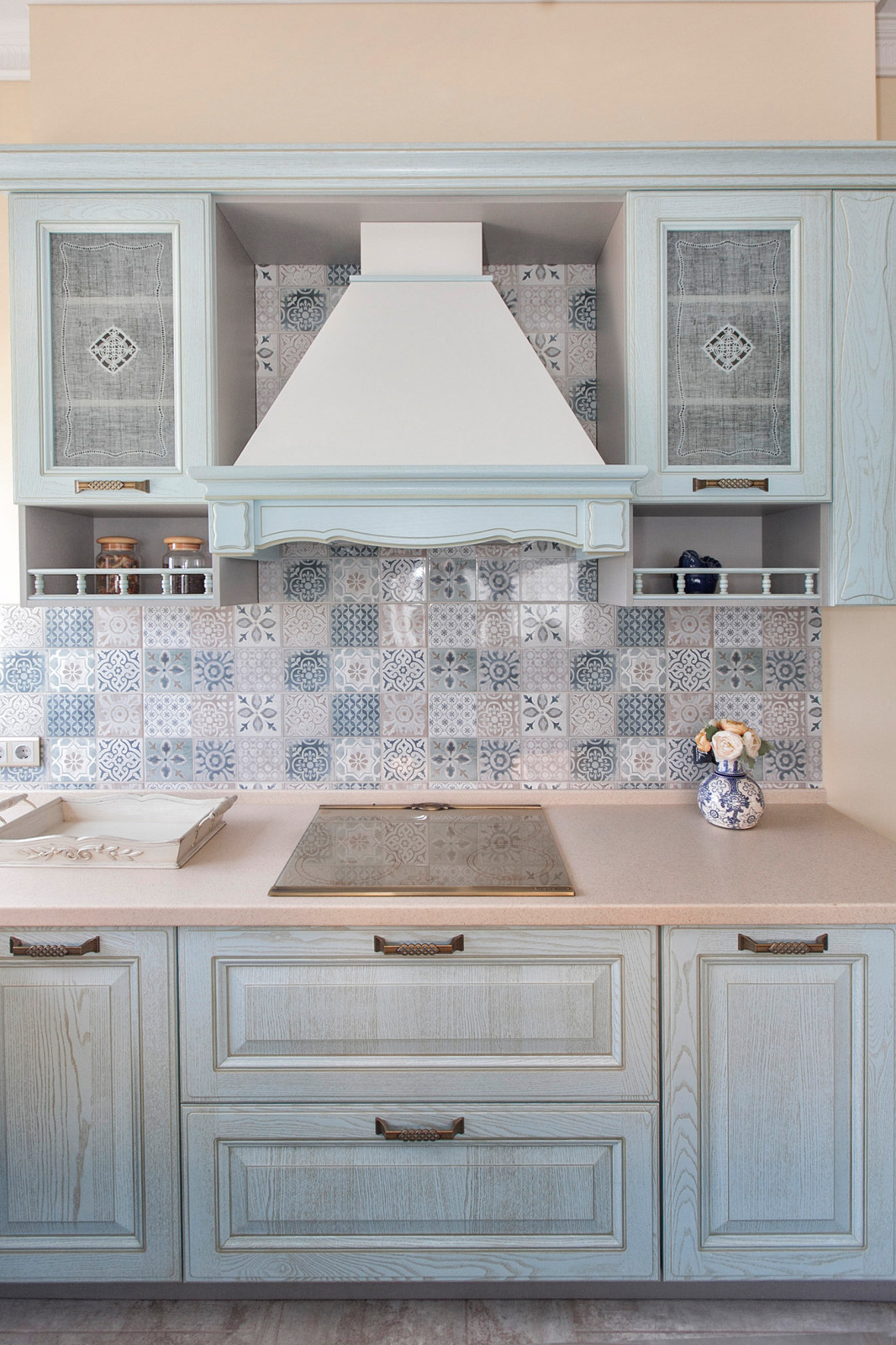 Теплый дом в холодных оттенках