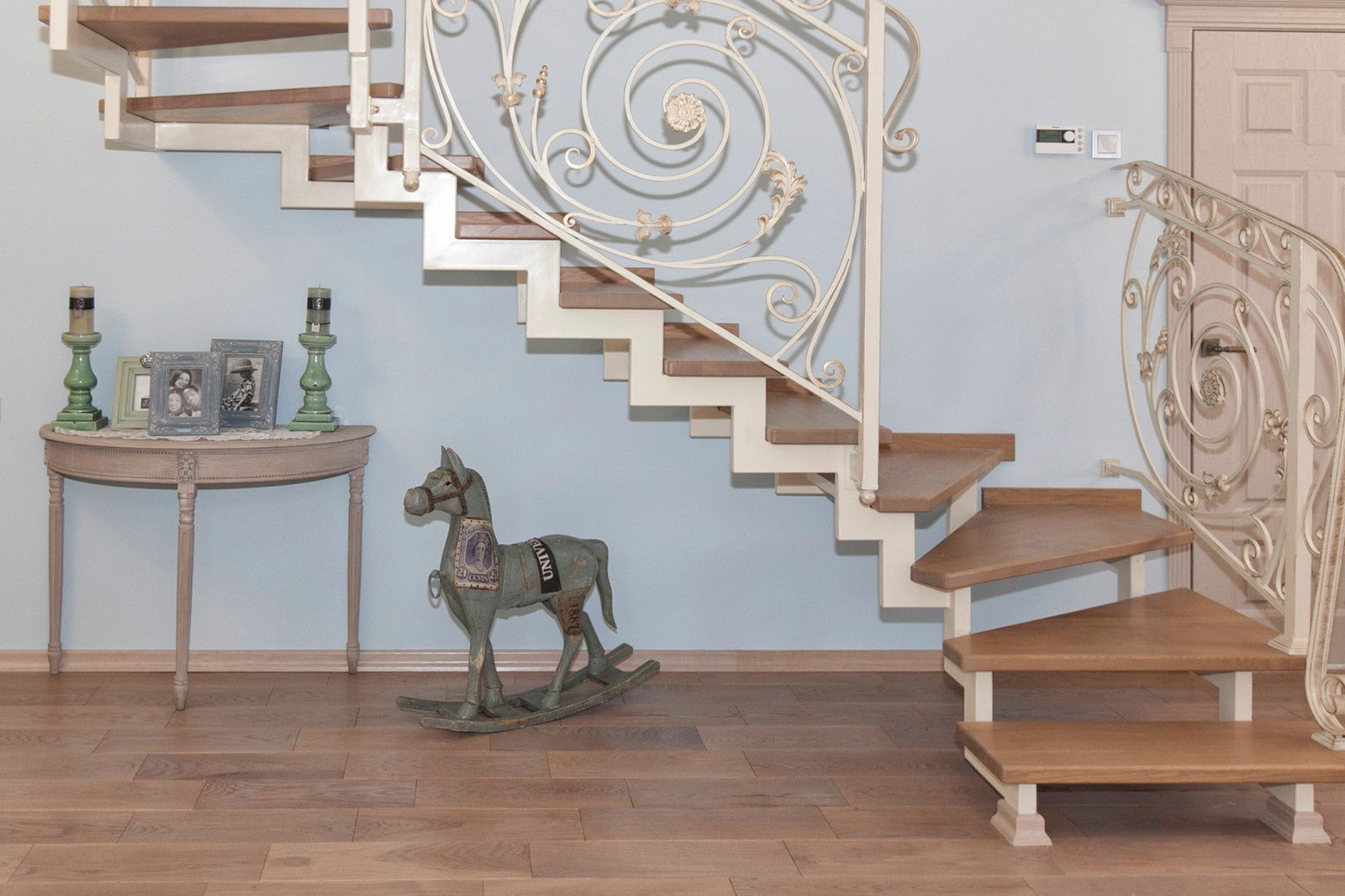 Теплый дом в холодных оттенках