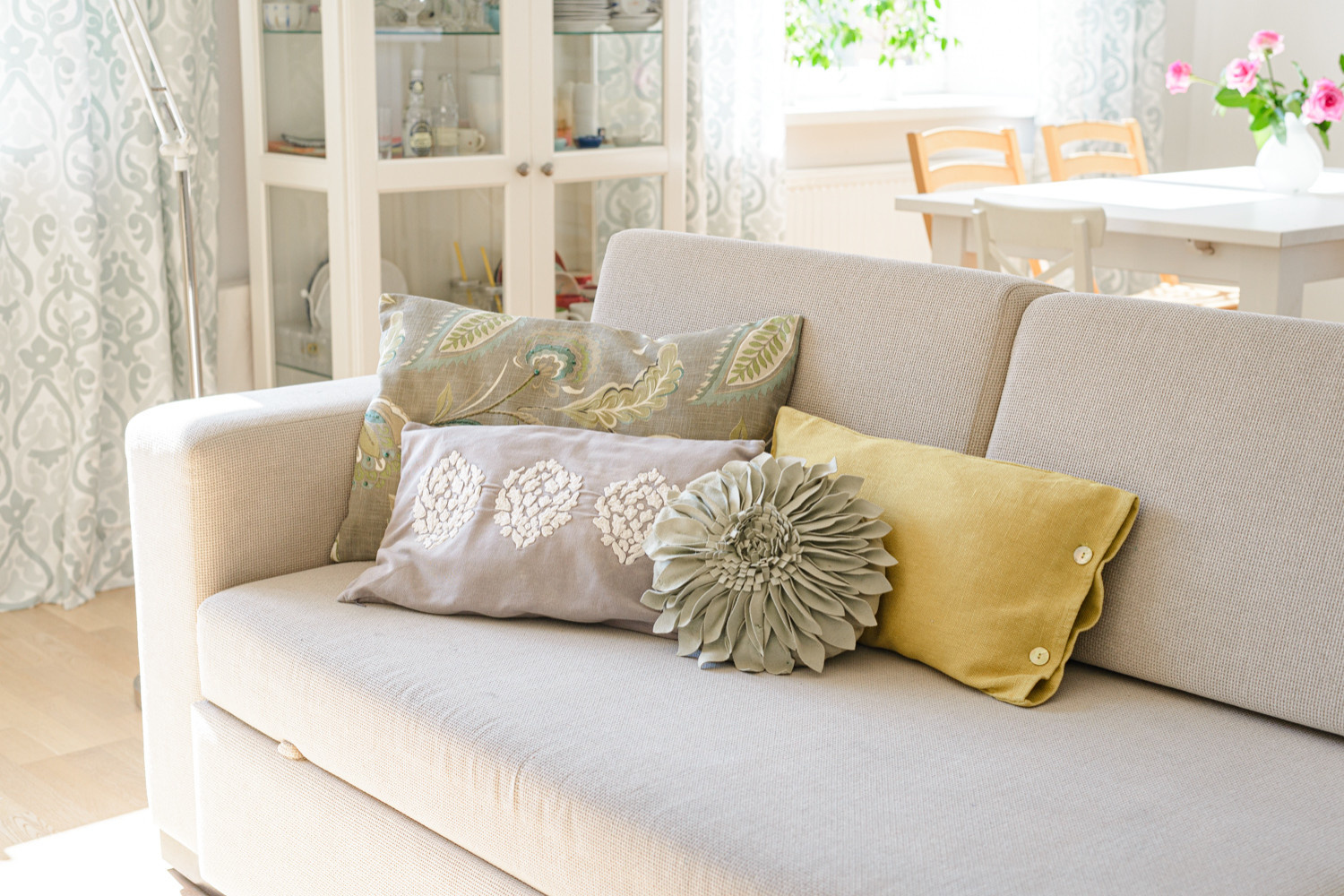 Цветы и солнце