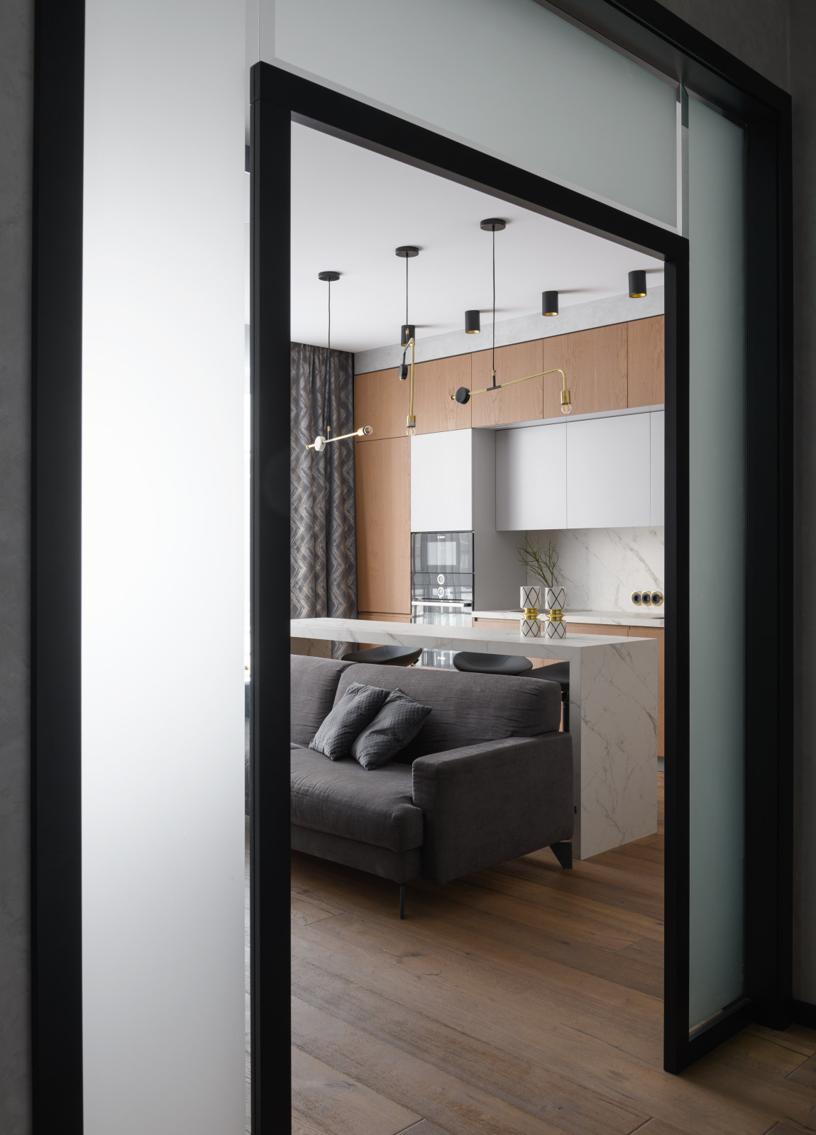 Обложка проекта: Минимализм с акцентом