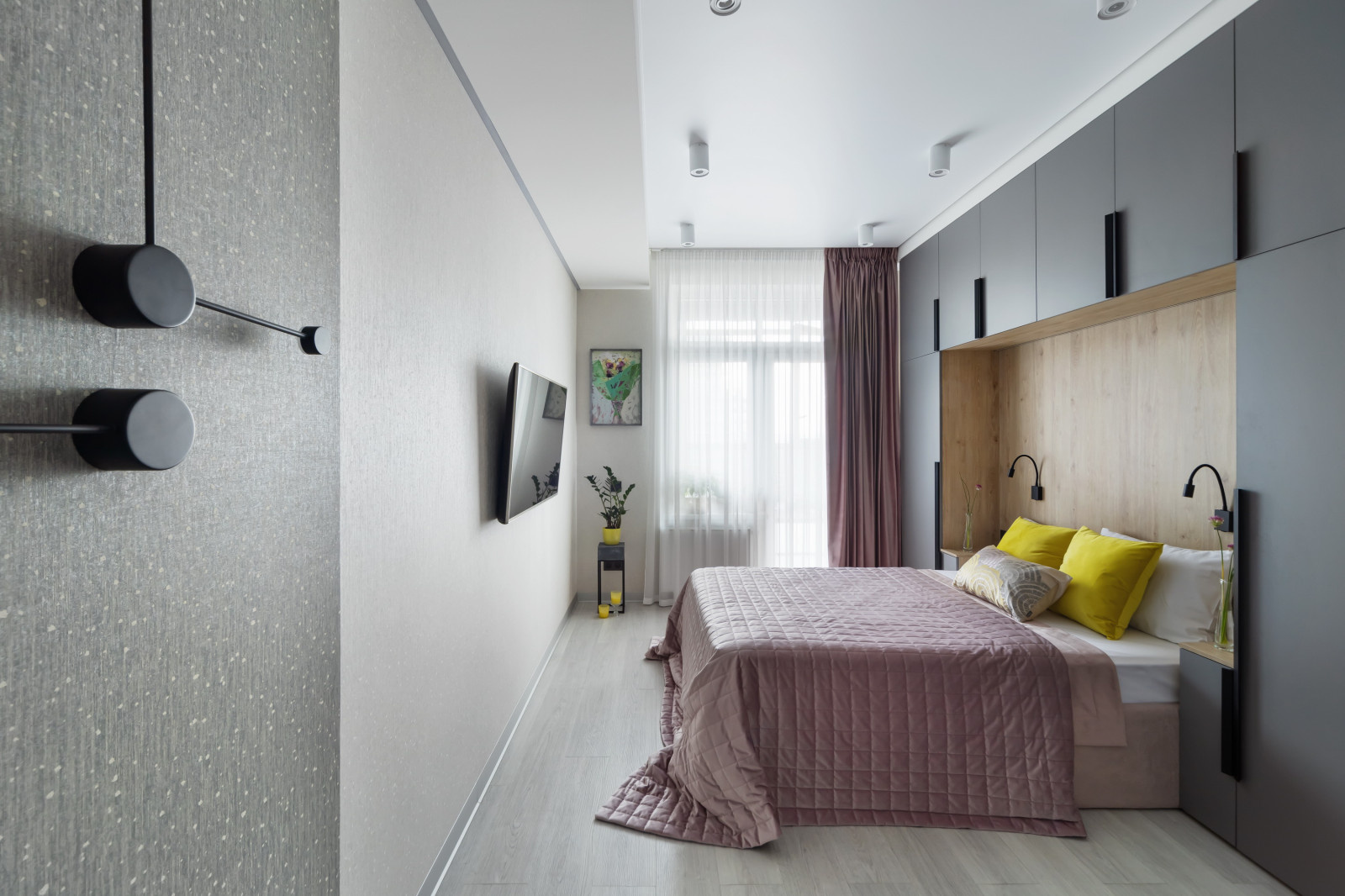 Обложка проекта: Уютная спальня с домашним офисом