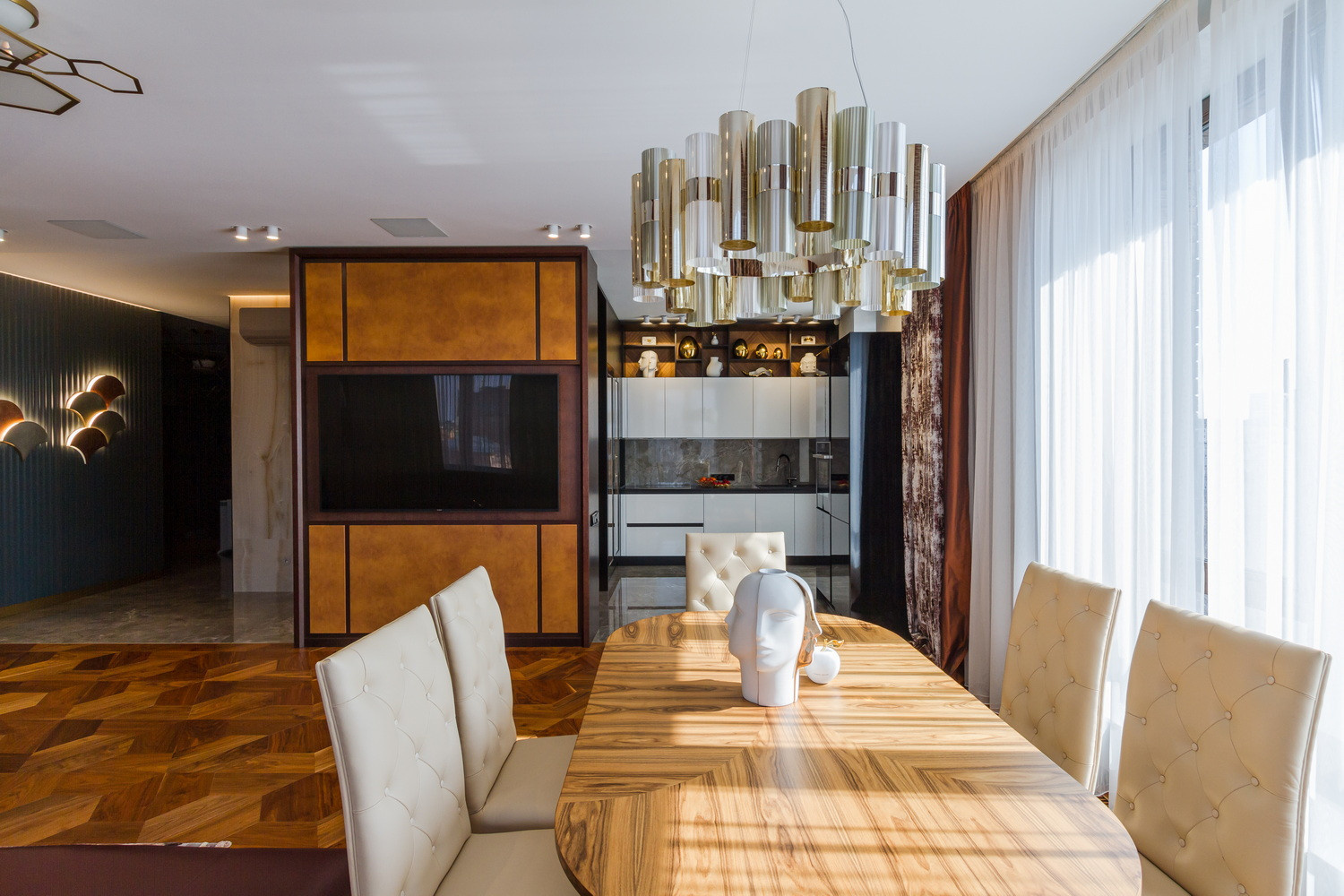 Голливудский гламур в центре Нижнего