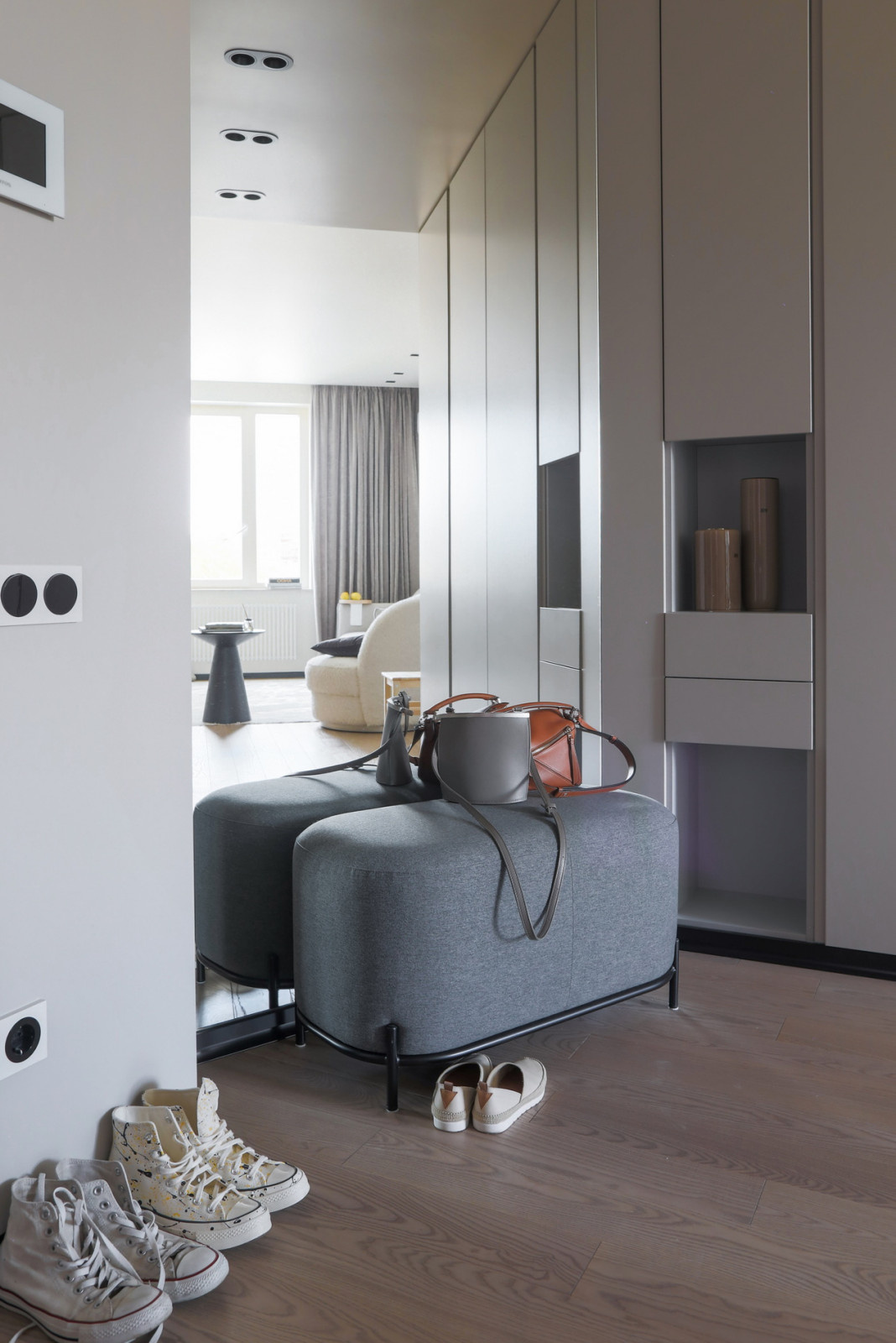 Белая квартира.