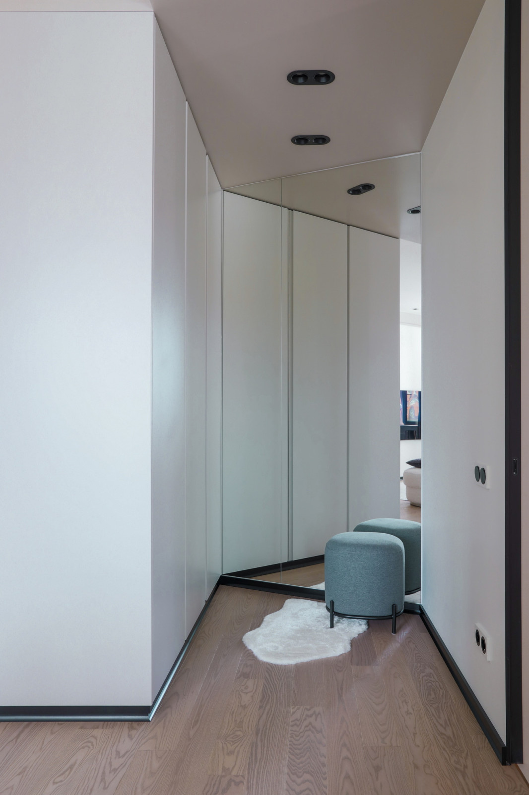 Белая квартира.