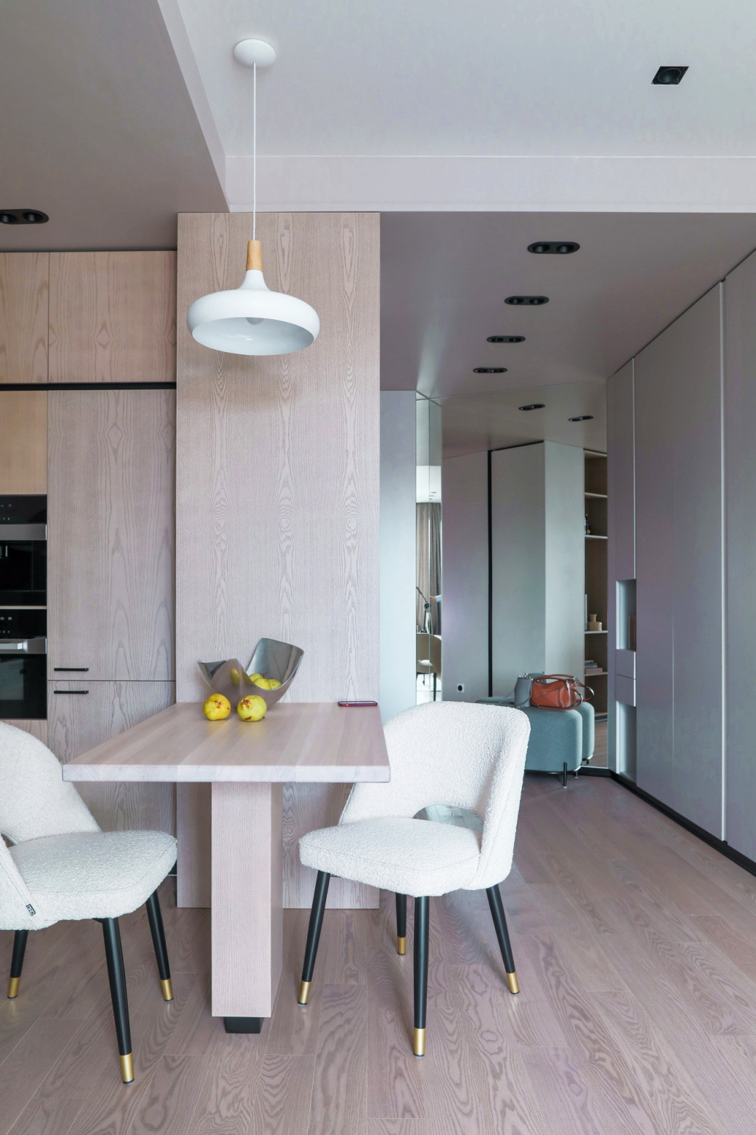 Белая квартира.