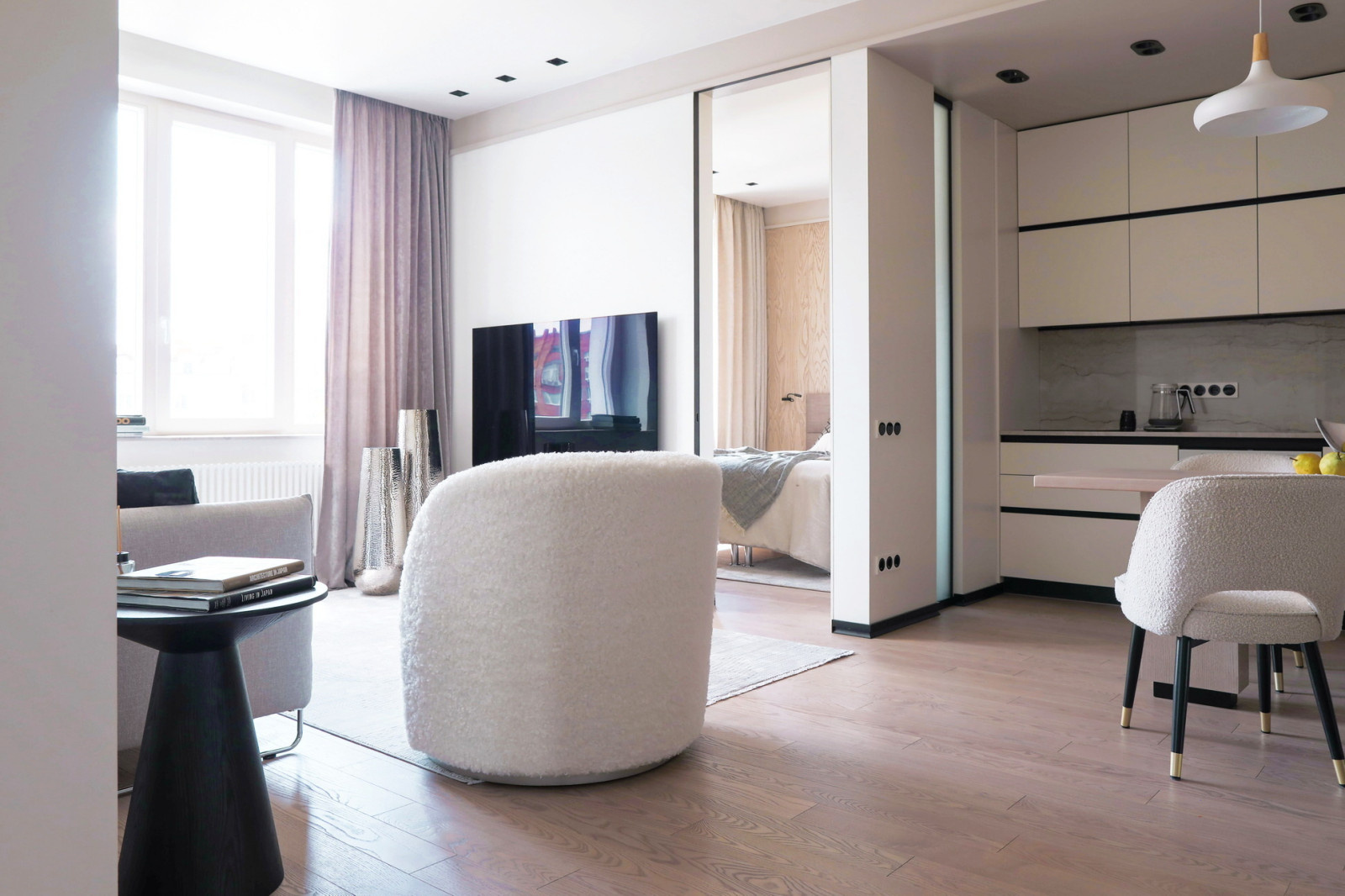 Белая квартира.