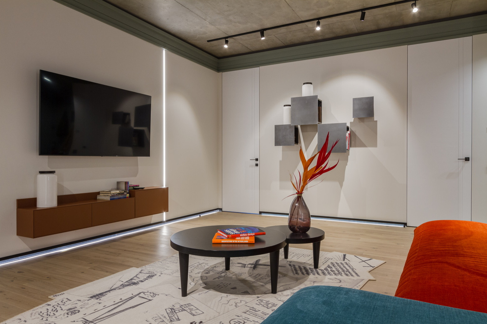 Яркий Нижний.