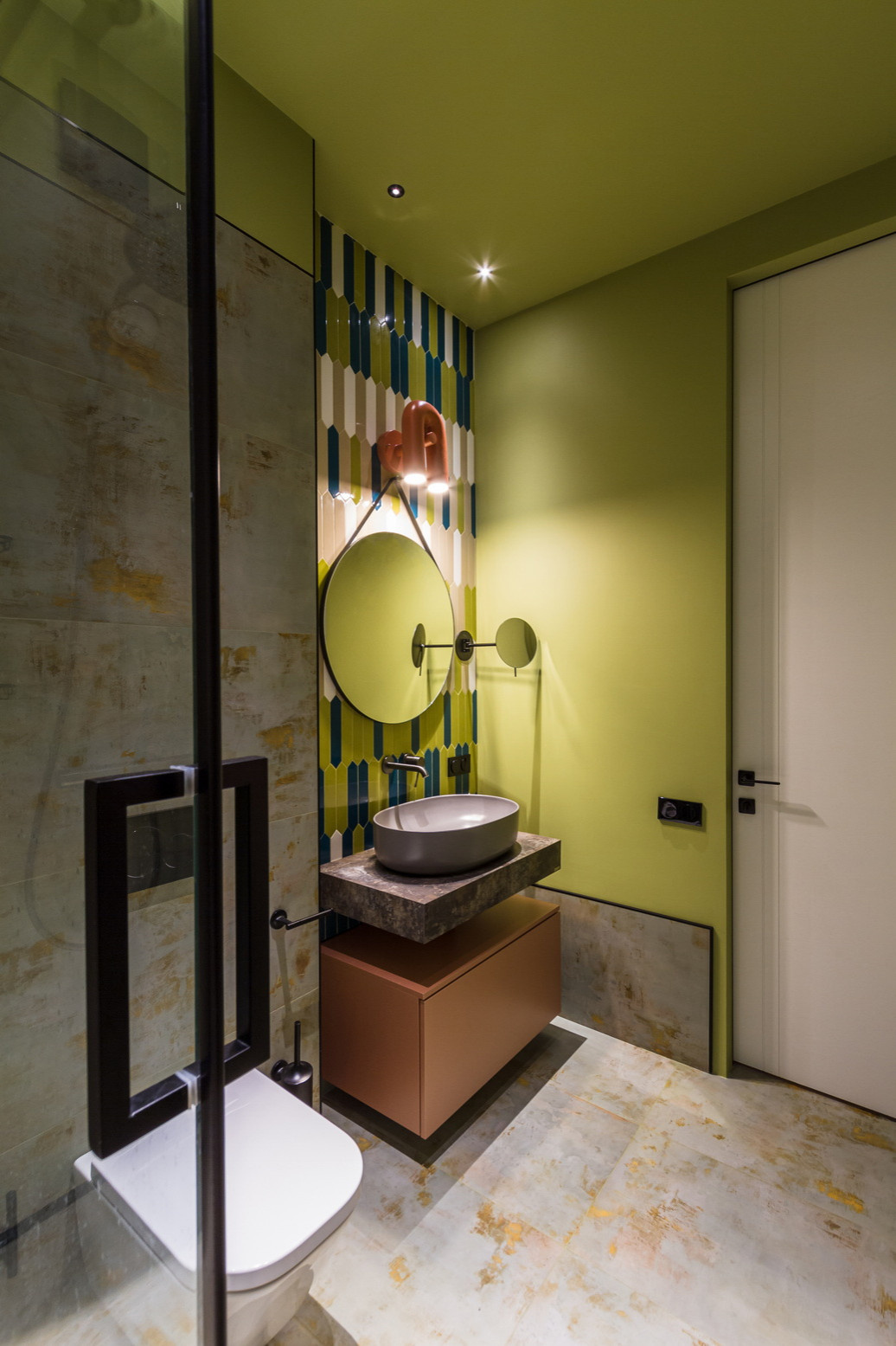 Яркий Нижний.